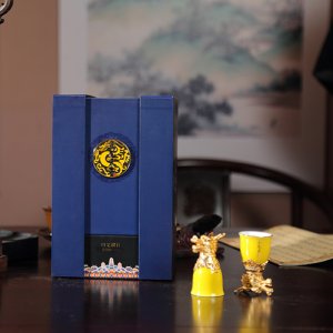 真龍?zhí)熳语w龍乘云（白毫銀針）