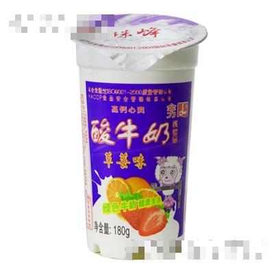 金力高鈣心爽草莓味酸牛奶杯