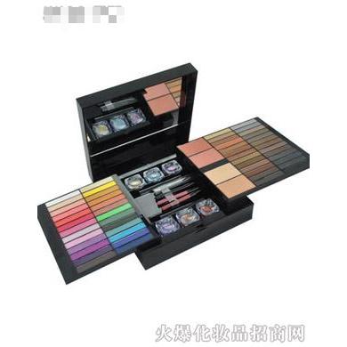 ISMINE伊姿蔓85色超級豪華專業(yè)彩妝眼影盤