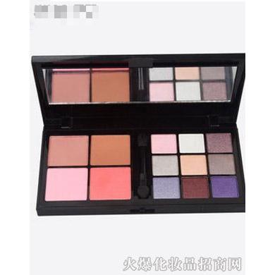 ISMINE伊姿蔓13色眼影彩妝盤