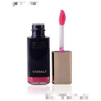 亞瑪?shù)涎a水唇彩