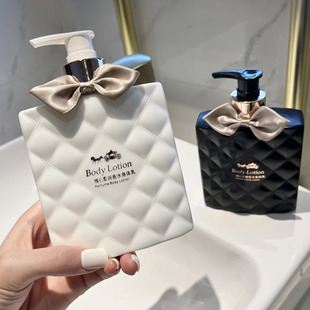 爆款嬌貝詩持久留香絲滑滋潤補水保濕香氛香水維生素e身體乳液oem代加工