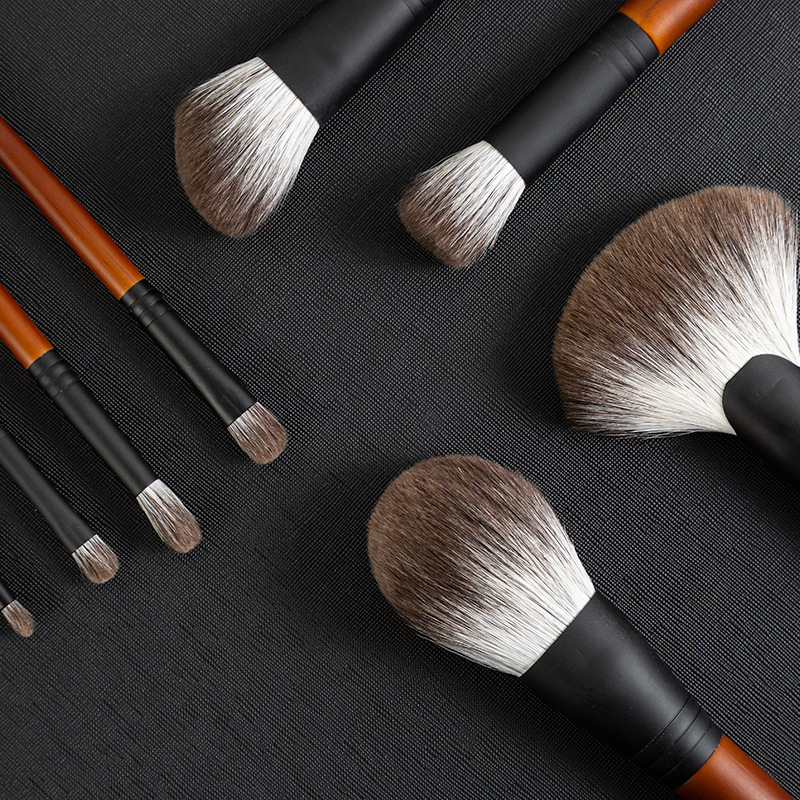 8支雪狐毛化妝刷套裝oem代加工