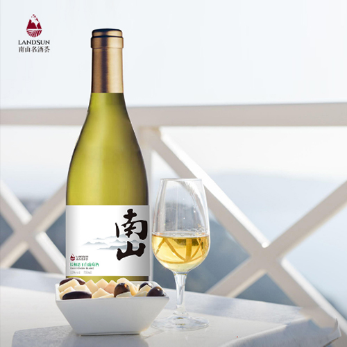 南山長(zhǎng)相思干白葡萄酒 副本.jpg